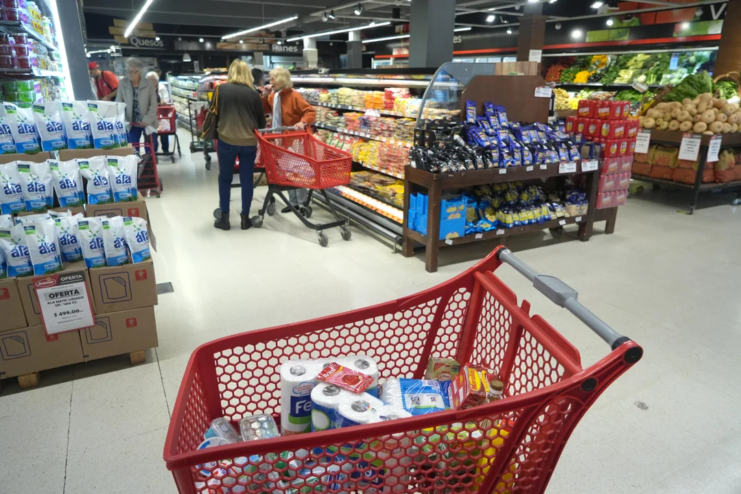 Tras el fin del cepo cambiario, la inflación se desaceleró al 2,8% en abril